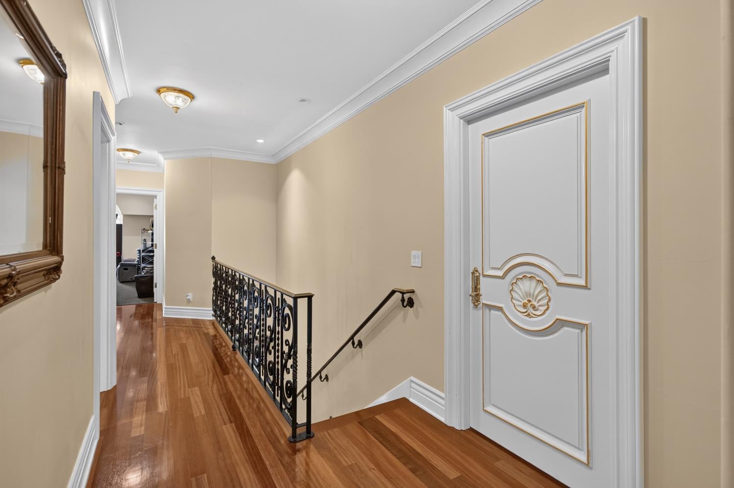 5021 JARDIN Lane