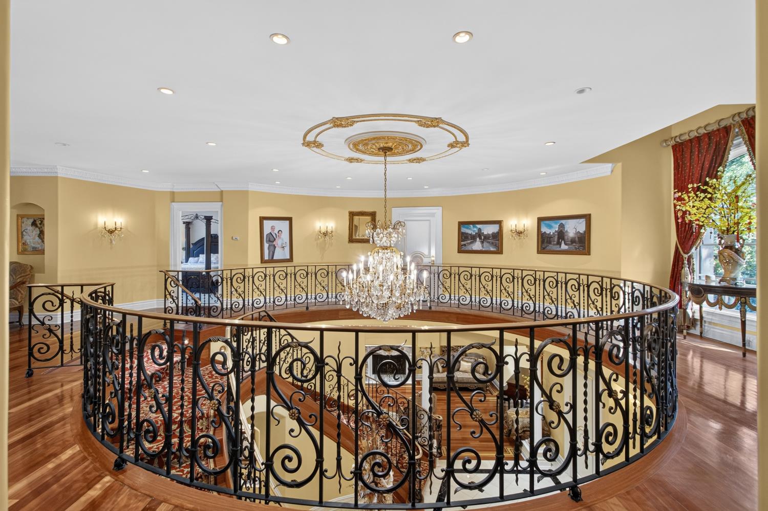 5021 JARDIN Lane