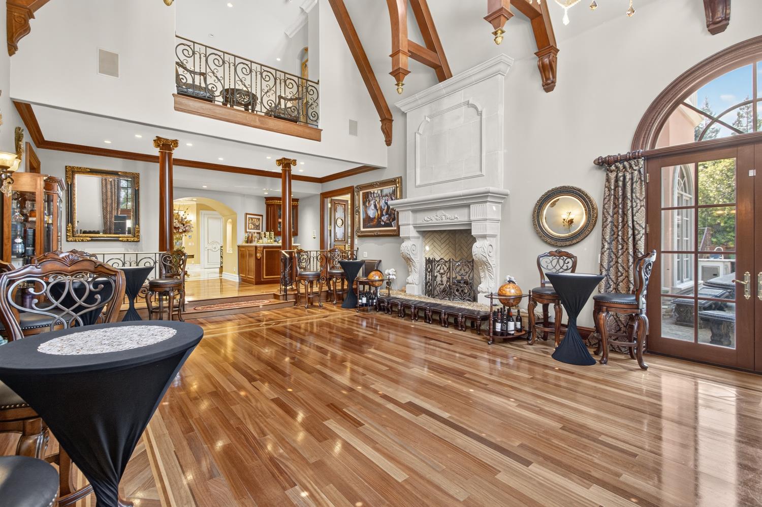 5021 JARDIN Lane
