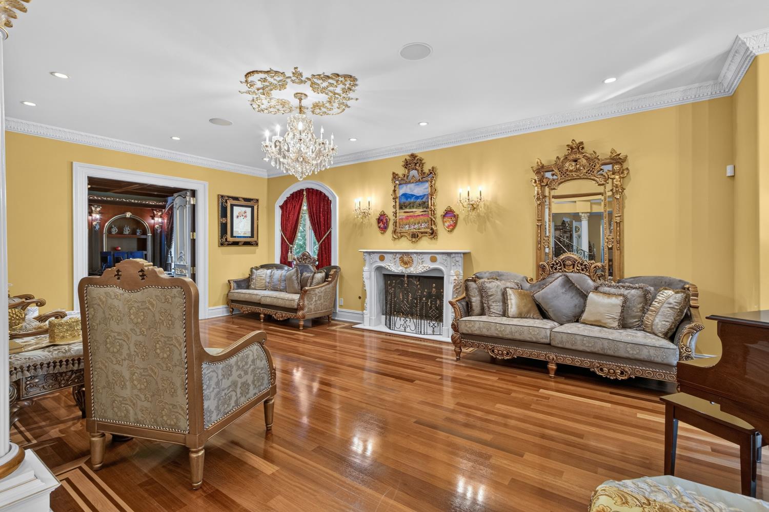5021 JARDIN Lane