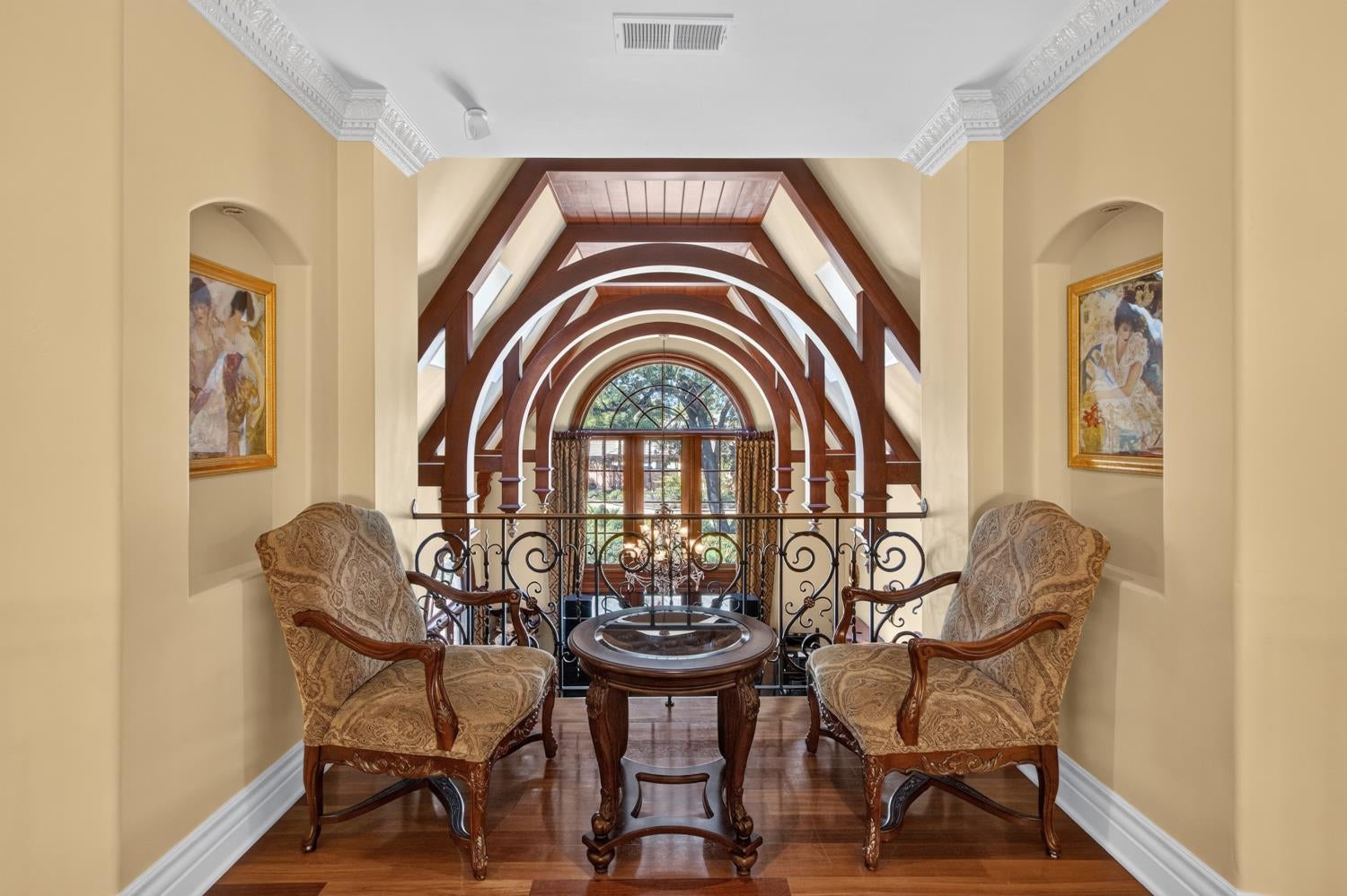 5021 JARDIN Lane