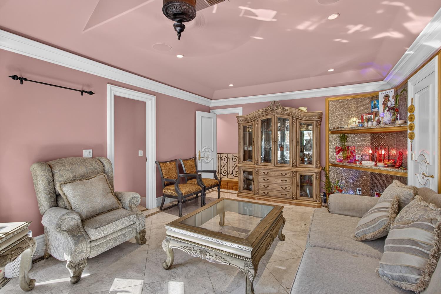 5021 JARDIN Lane