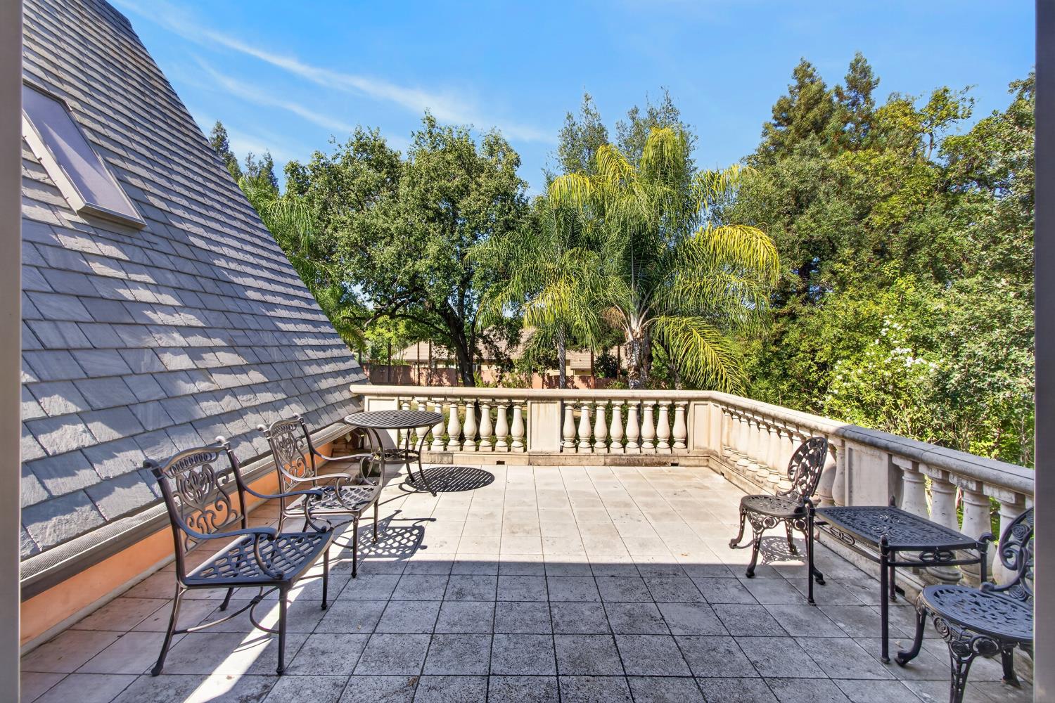 5021 JARDIN Lane