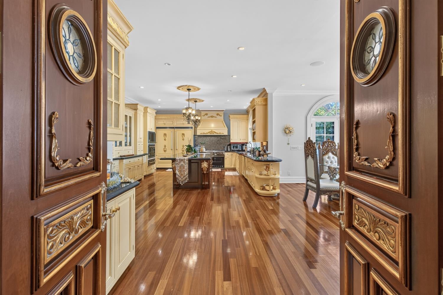 5021 JARDIN Lane