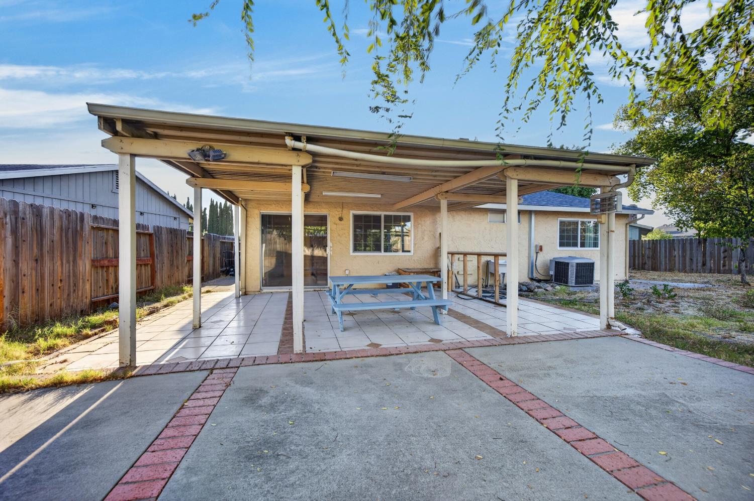 5267 VILLAGE WOOD Drive