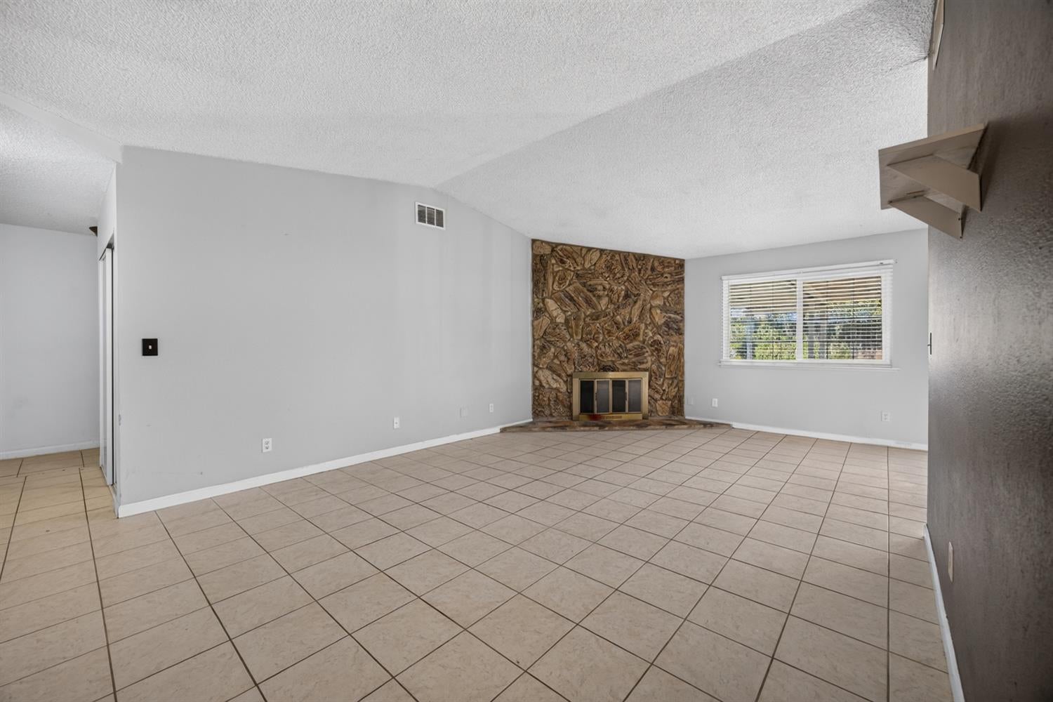 5267 VILLAGE WOOD Drive