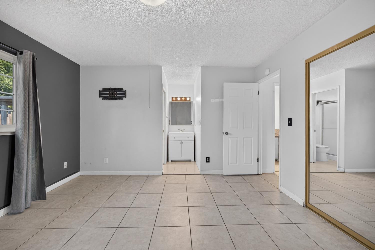 5267 VILLAGE WOOD Drive