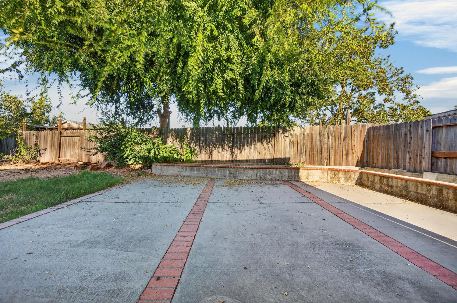 5267 VILLAGE WOOD Drive