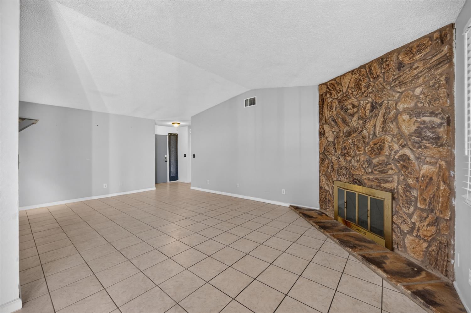 5267 VILLAGE WOOD Drive