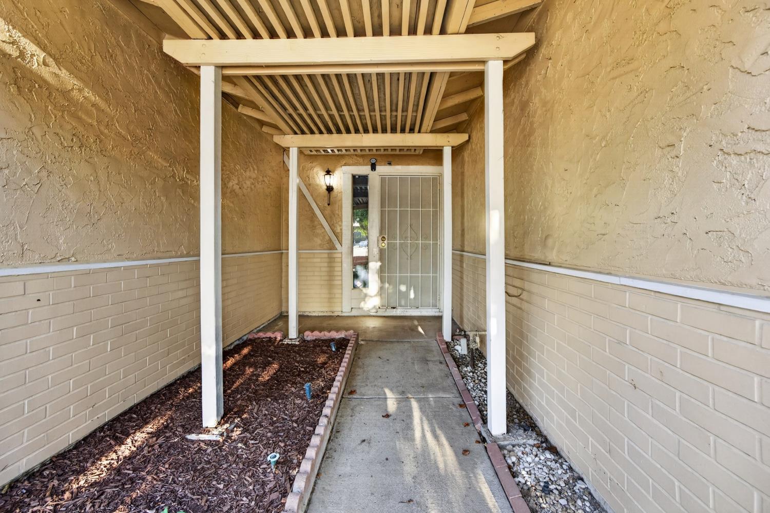 5267 VILLAGE WOOD Drive