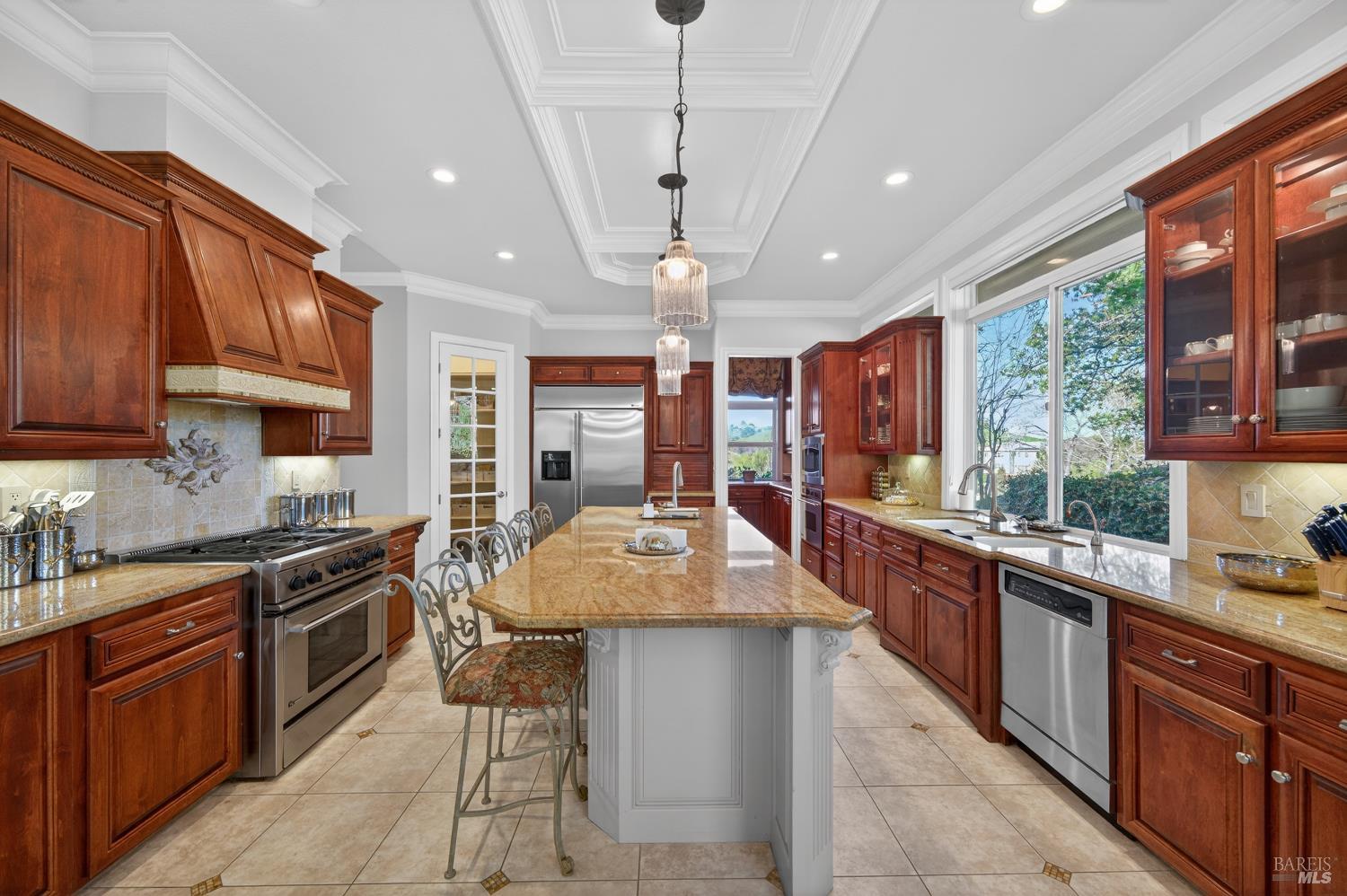 2054 PINECREST Court