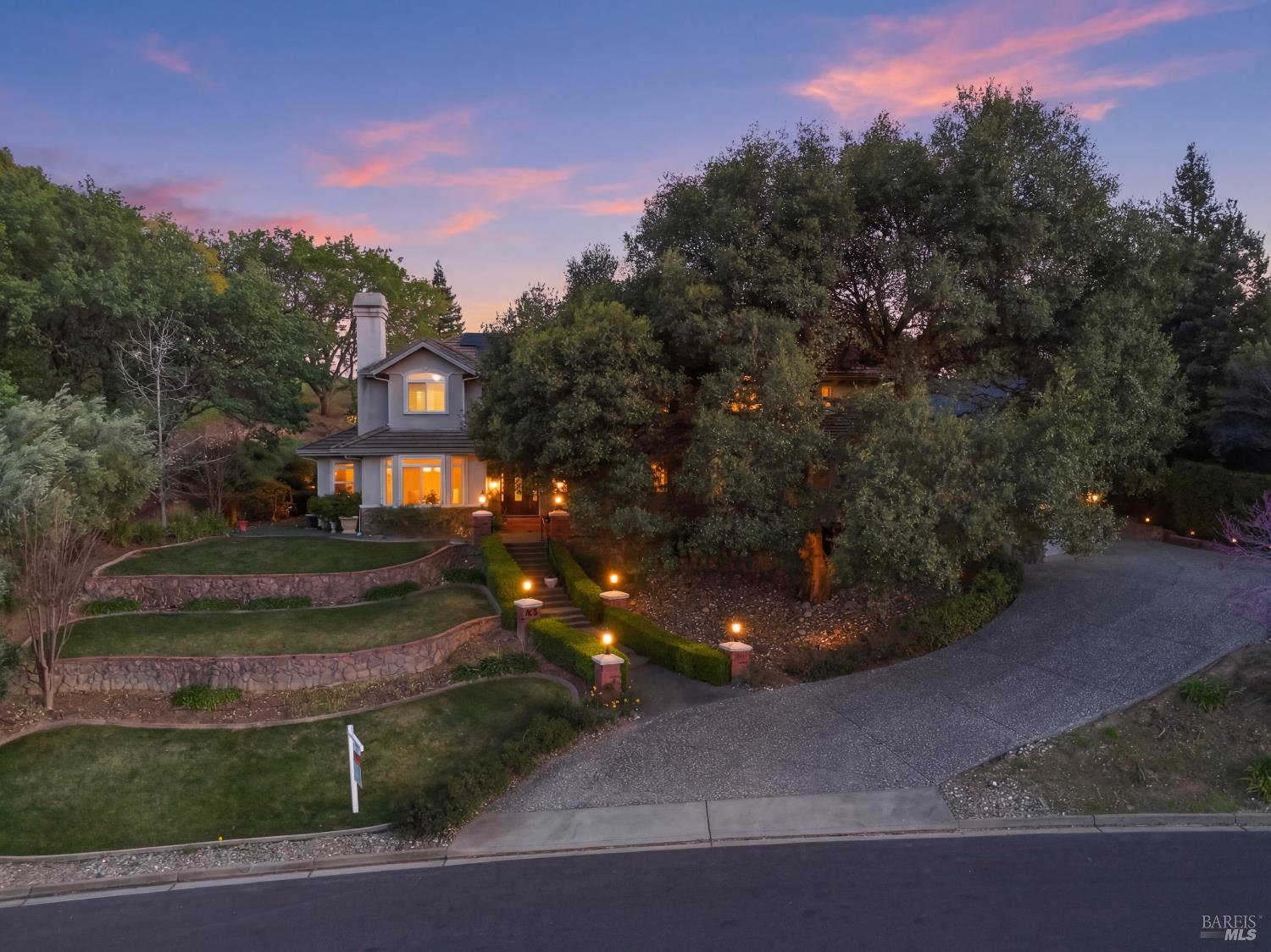 2054 PINECREST Court