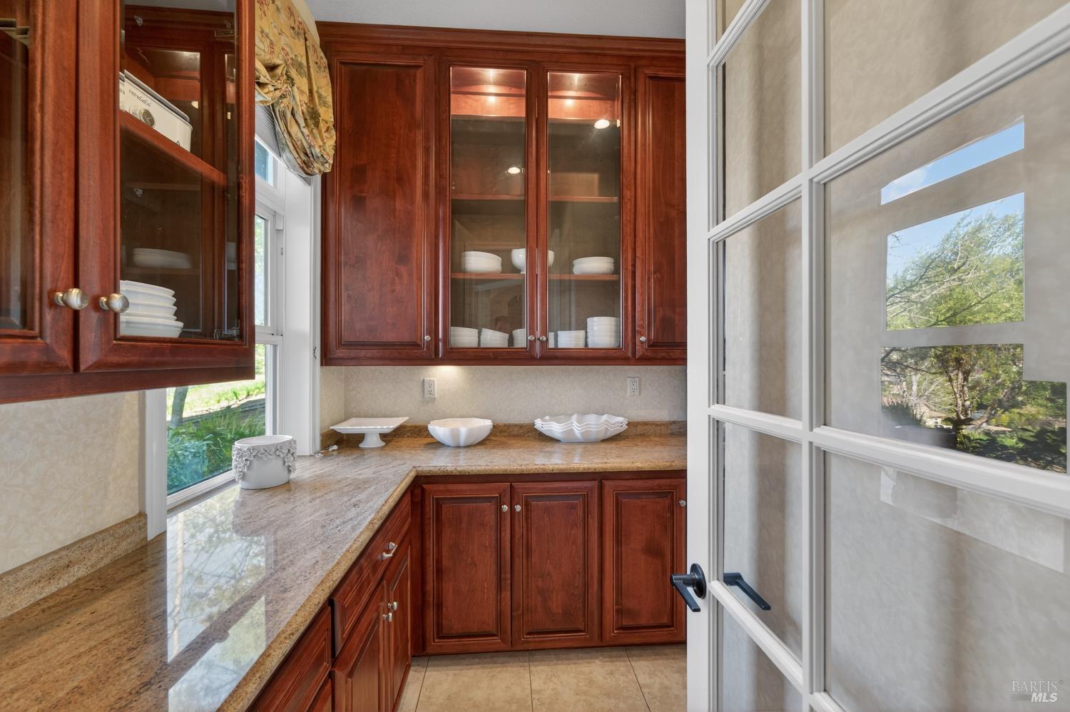 2054 PINECREST Court