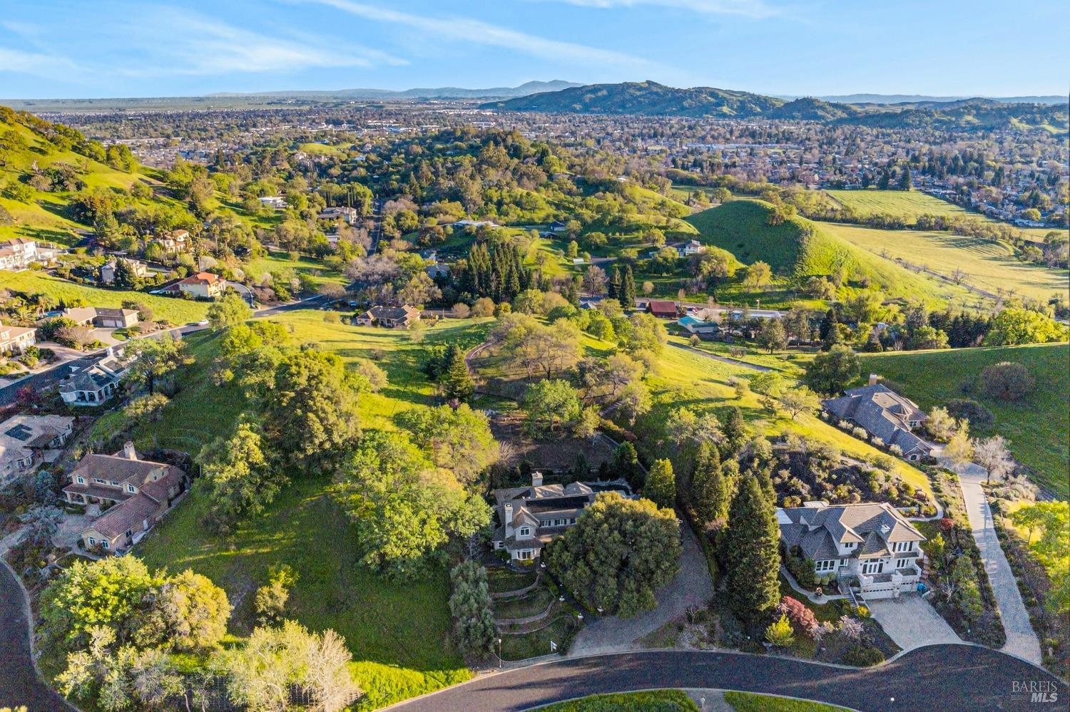 2054 PINECREST Court