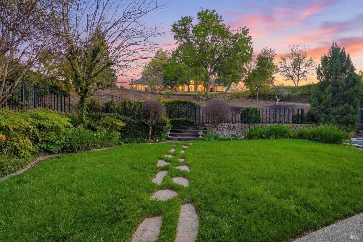 2054 PINECREST Court