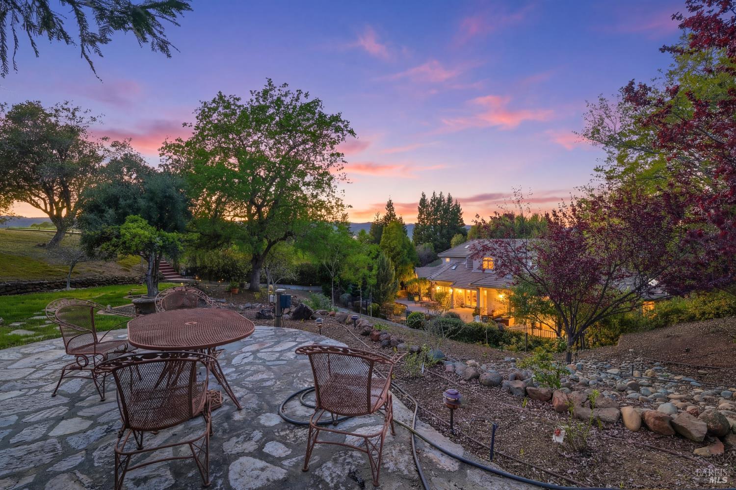 2054 PINECREST Court