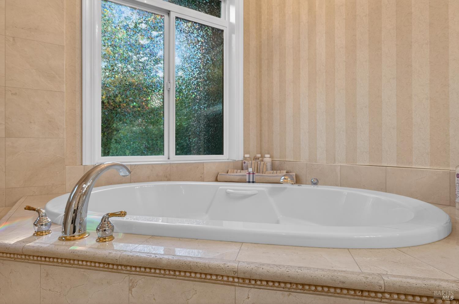 2054 PINECREST Court