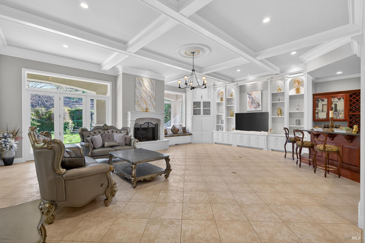 2054 PINECREST Court