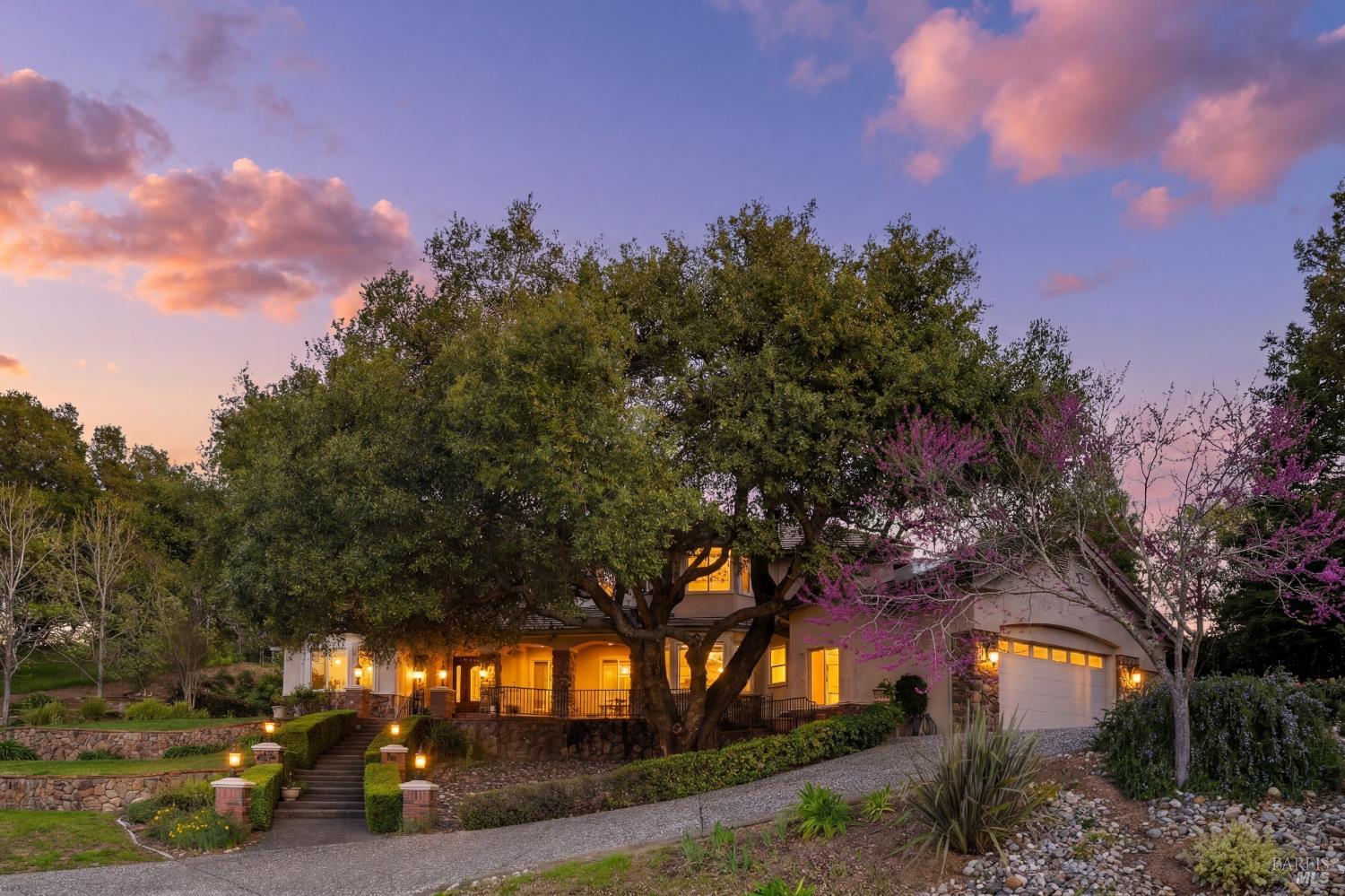 2054 PINECREST Court