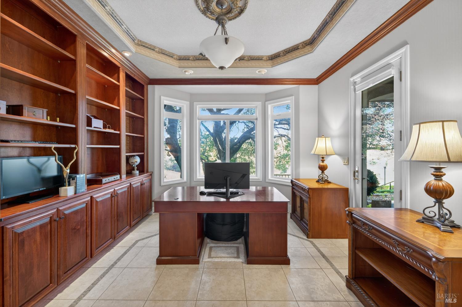 2054 PINECREST Court