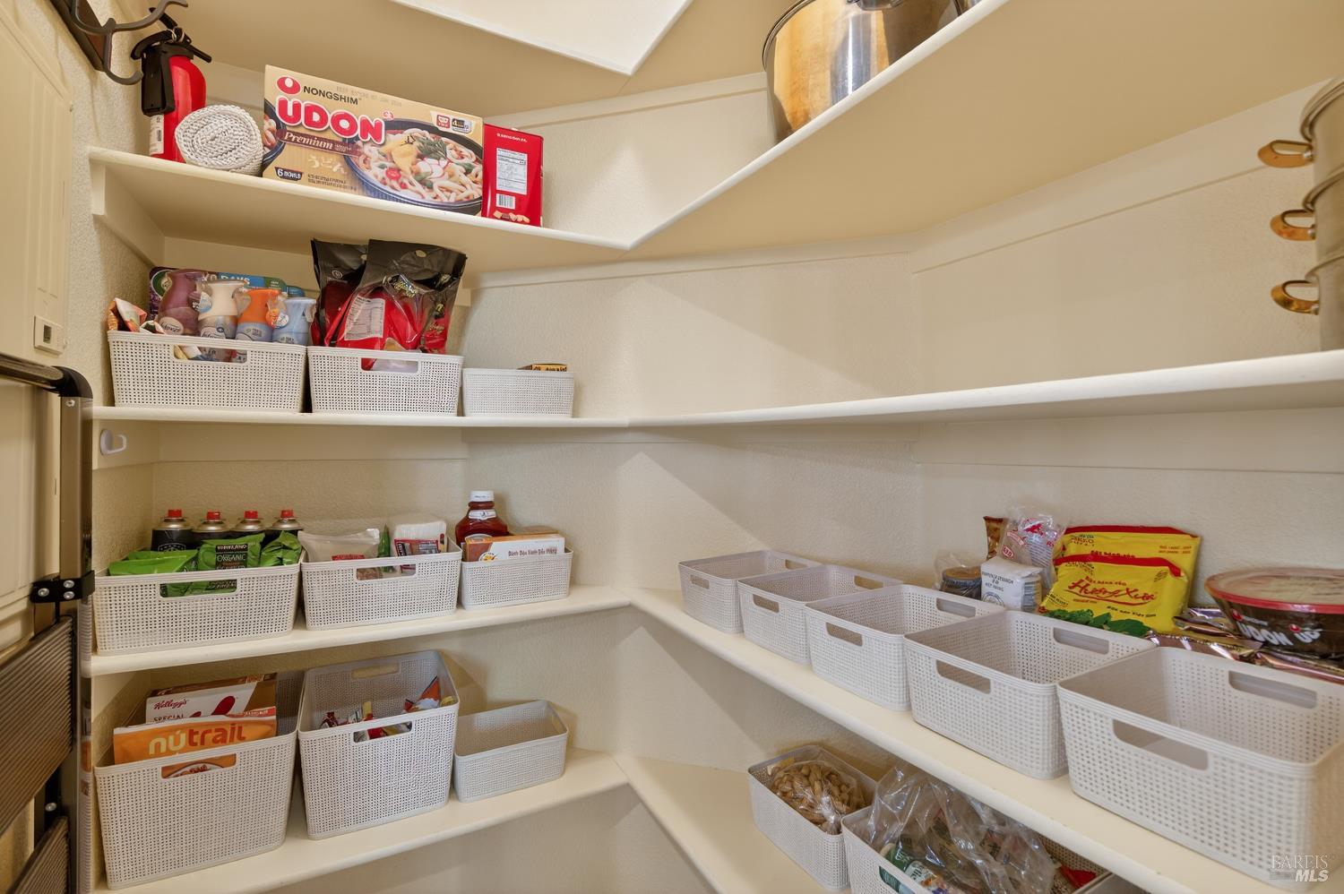 2054 PINECREST Court