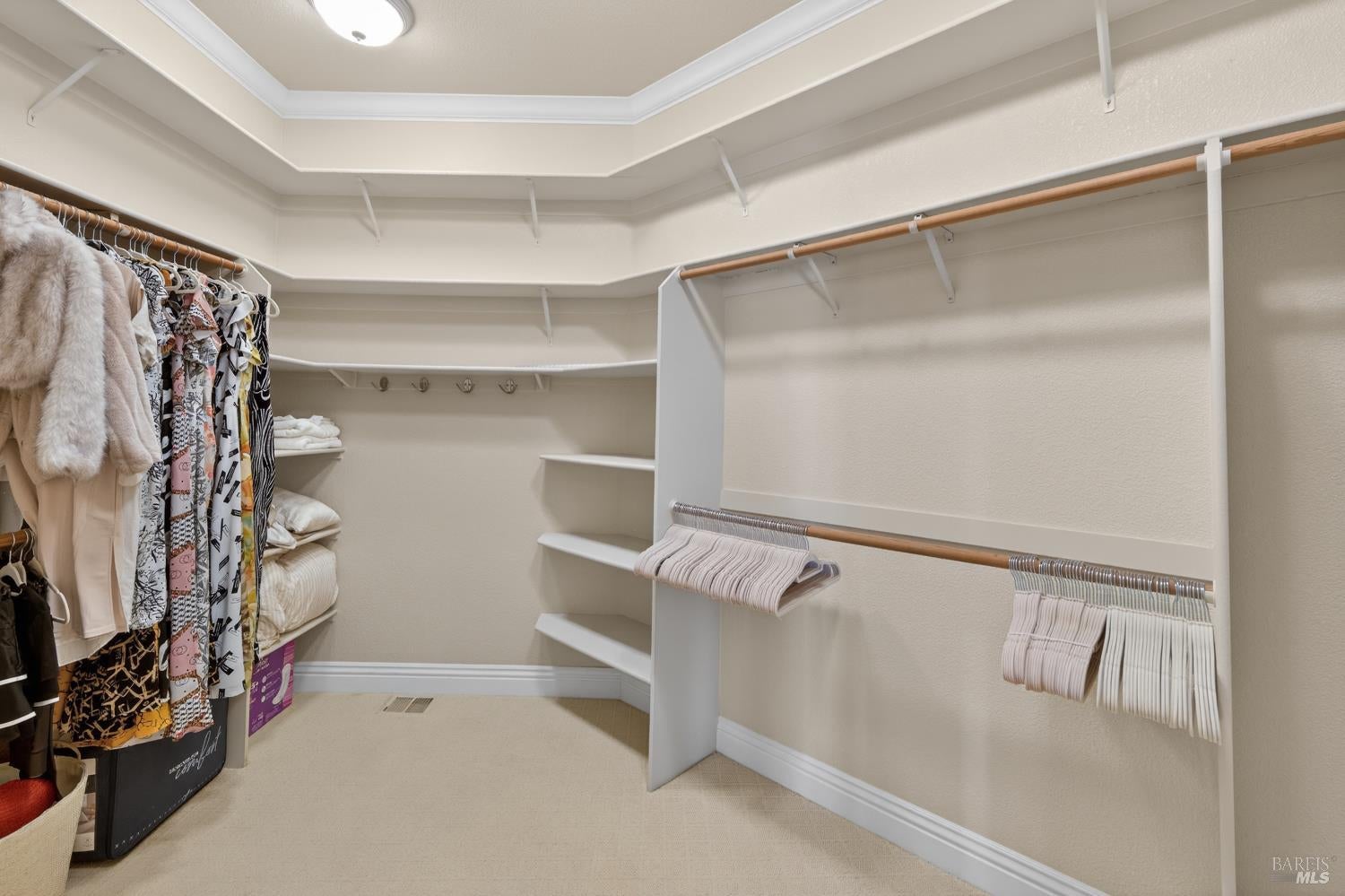 2054 PINECREST Court