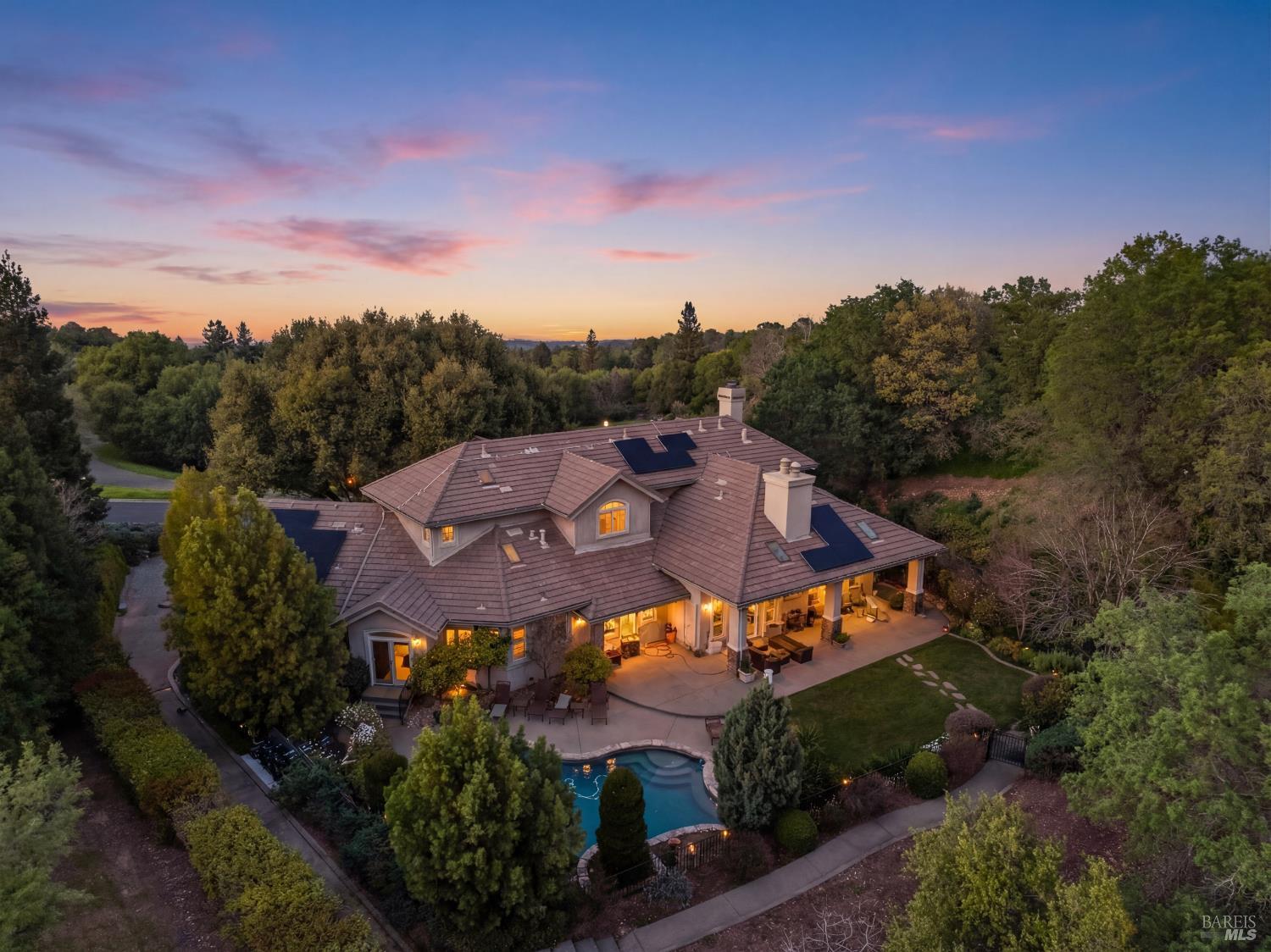 2054 PINECREST Court