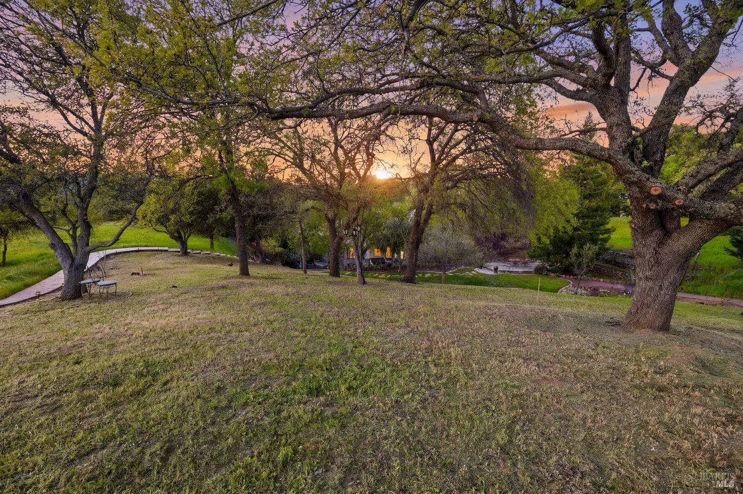 2054 PINECREST Court