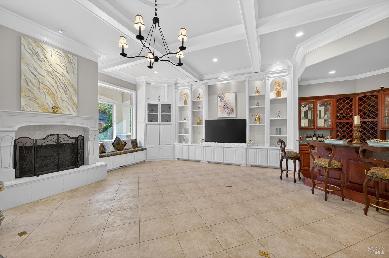 2054 PINECREST Court