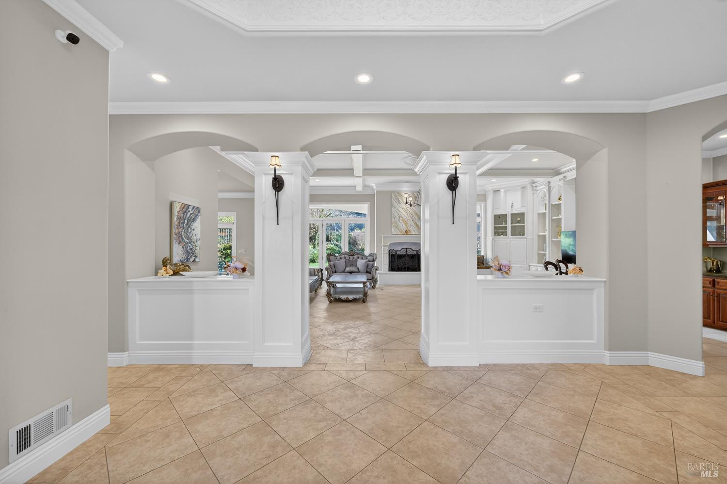 2054 PINECREST Court