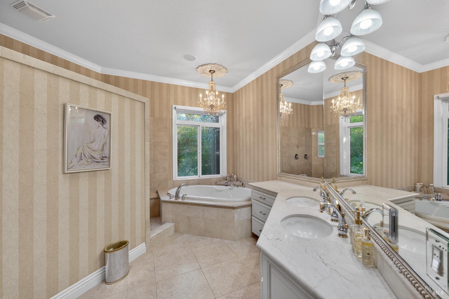 2054 PINECREST Court