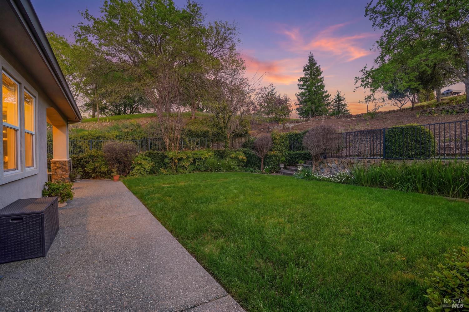 2054 PINECREST Court