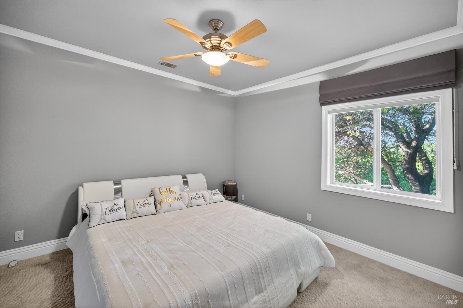 2054 PINECREST Court