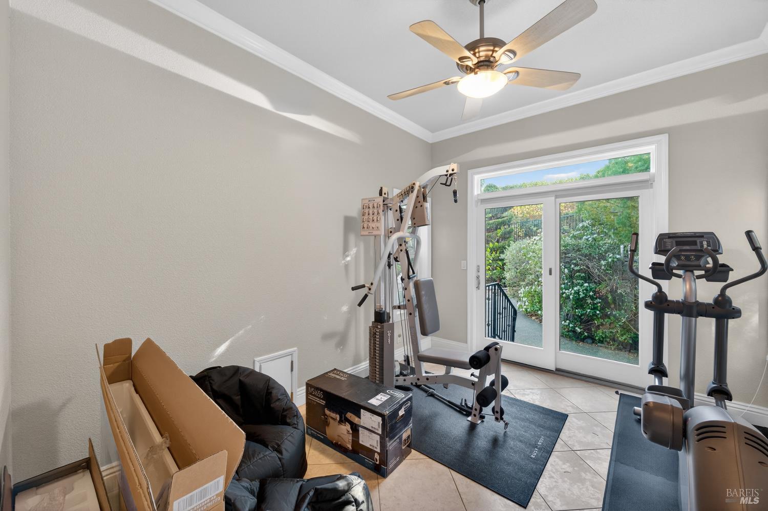 2054 PINECREST Court