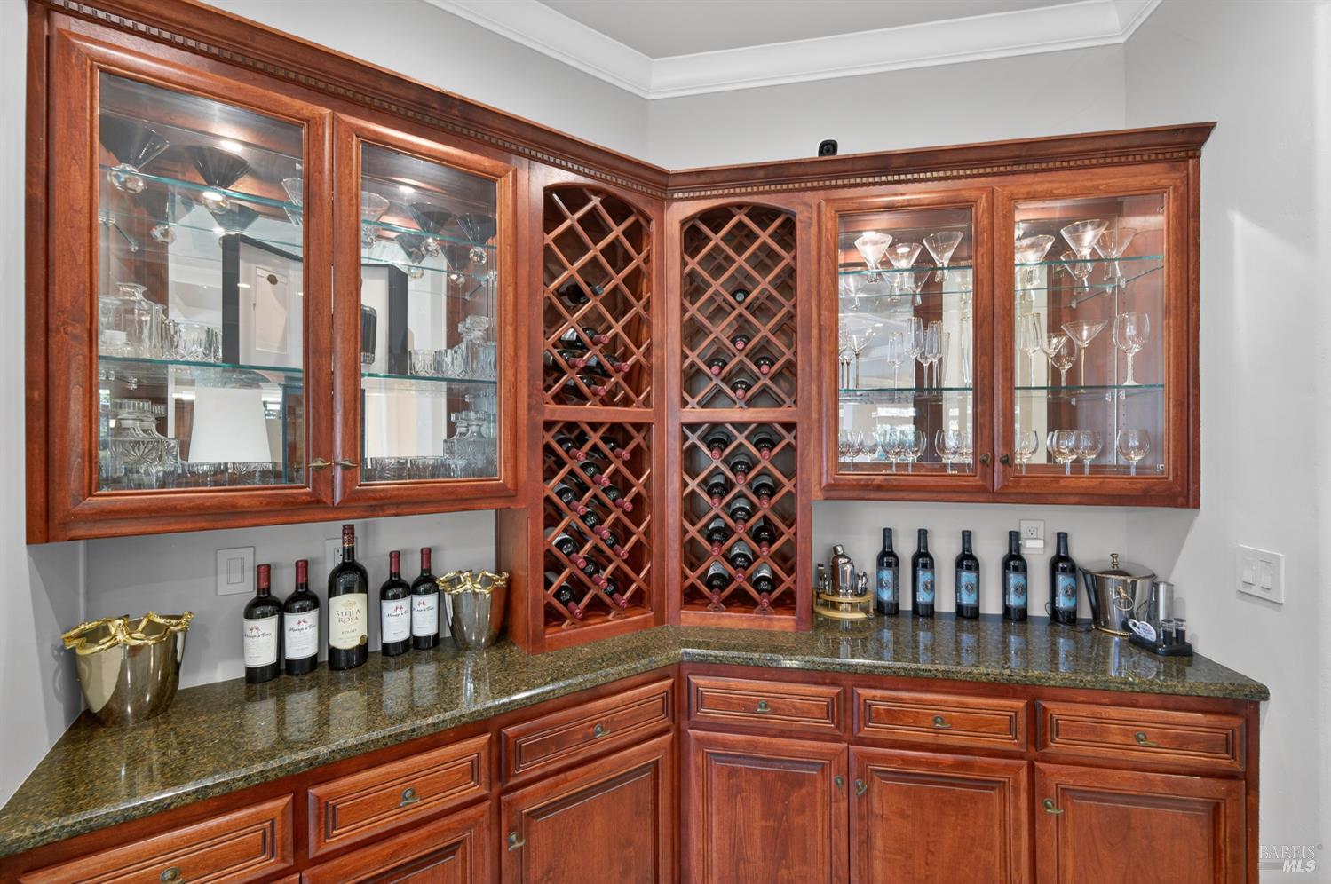 2054 PINECREST Court