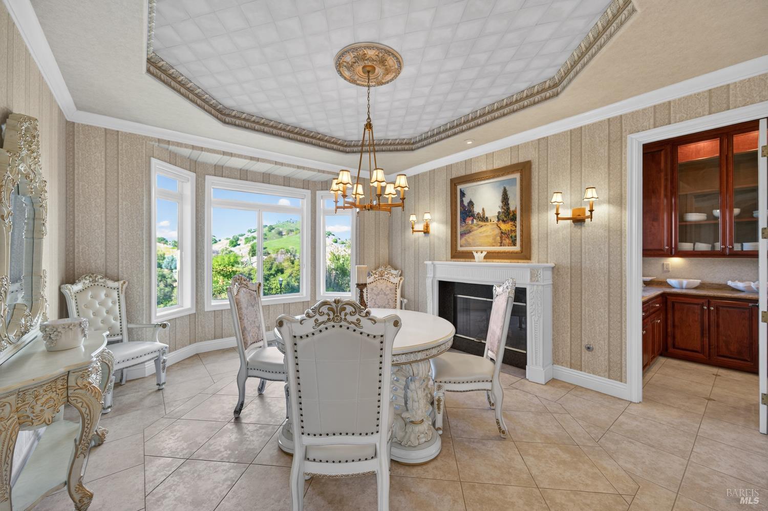 2054 PINECREST Court