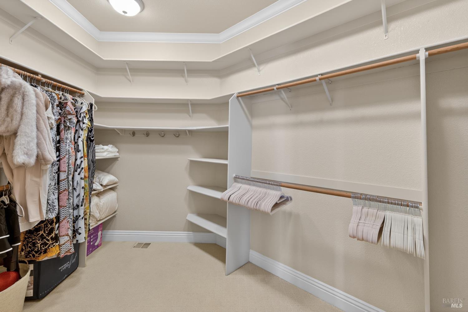 2054 PINECREST Court