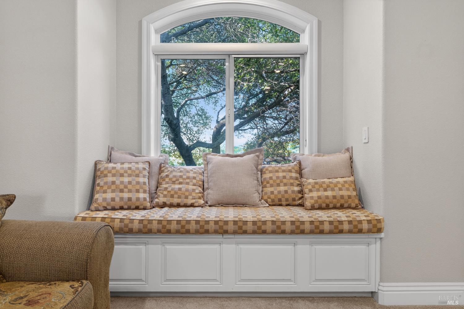 2054 PINECREST Court