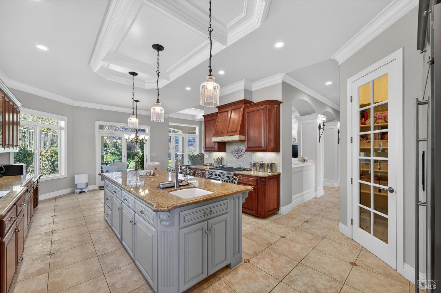 2054 PINECREST Court