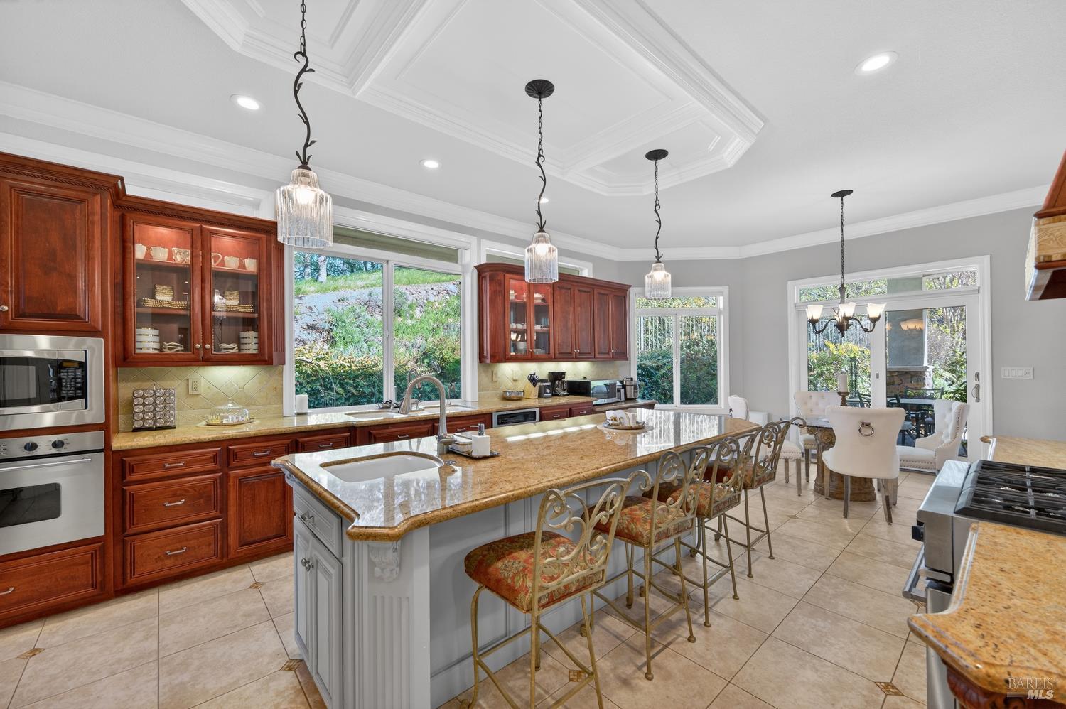 2054 PINECREST Court