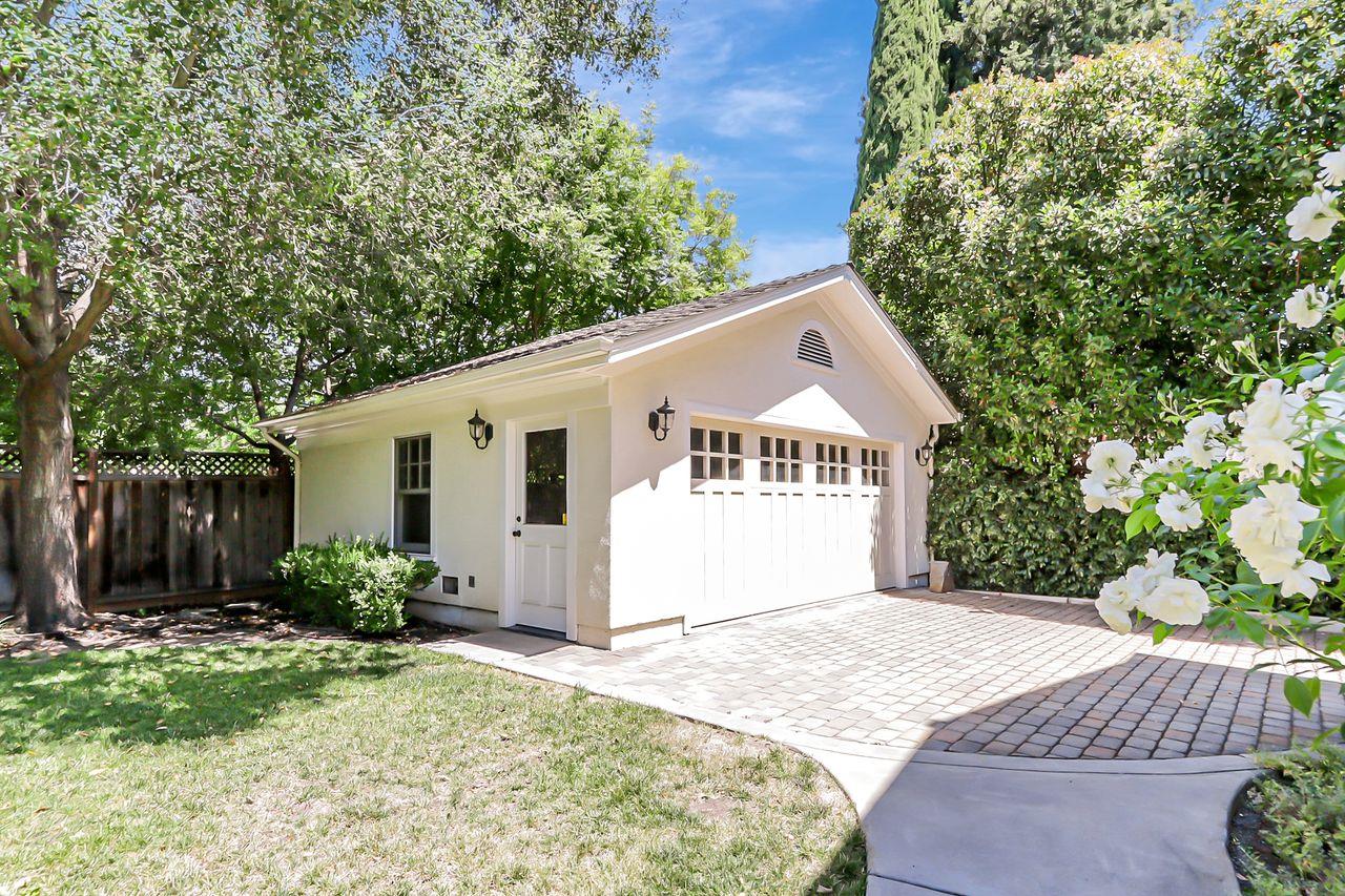 744 Morse Street