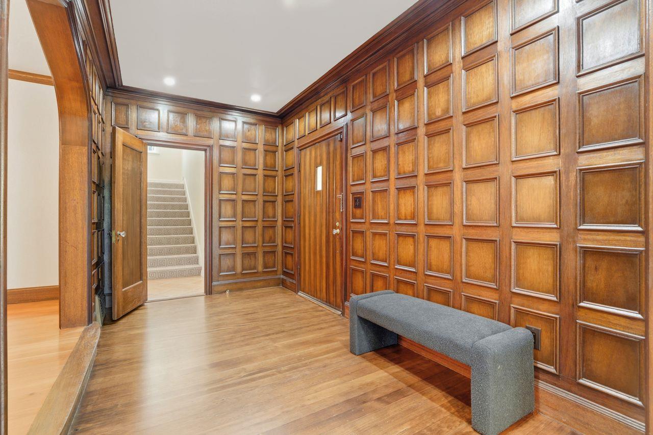696 Margaret Street