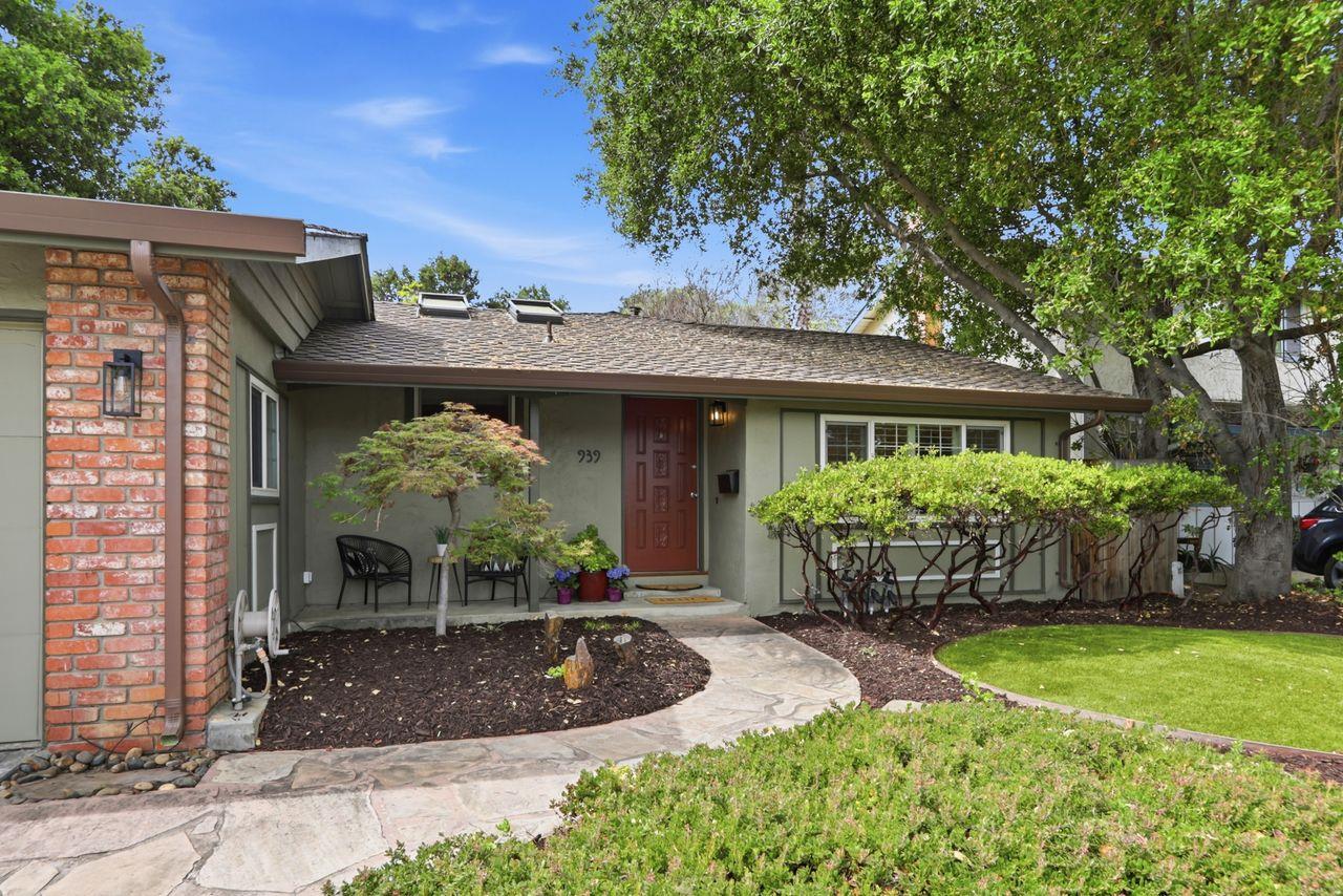 939 Poplar Avenue