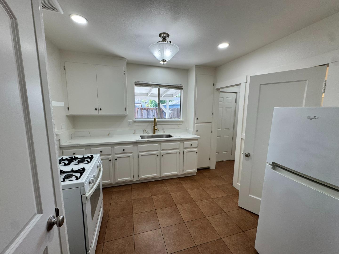 961 South 7th Street 959