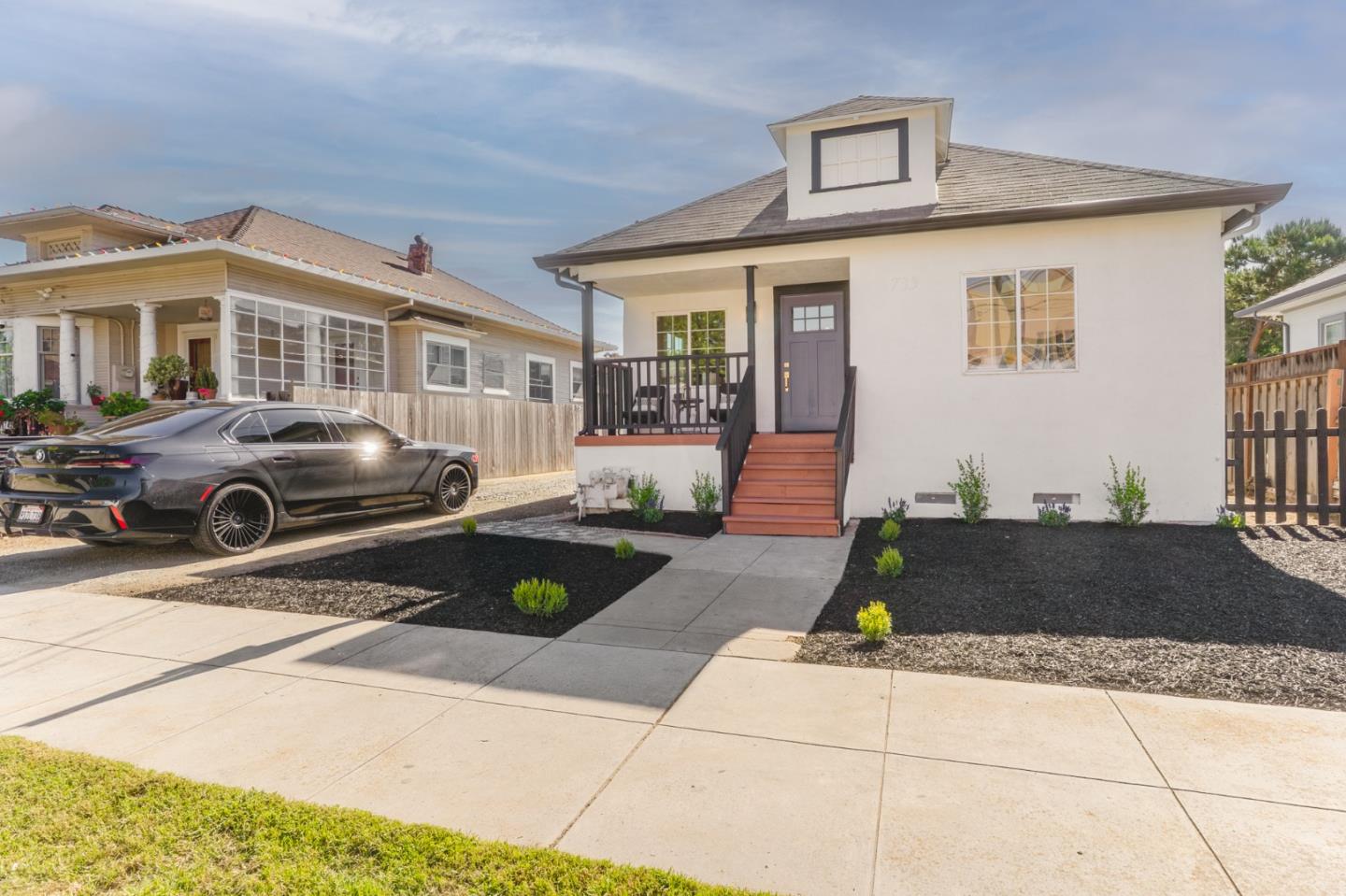 735 Locust Street