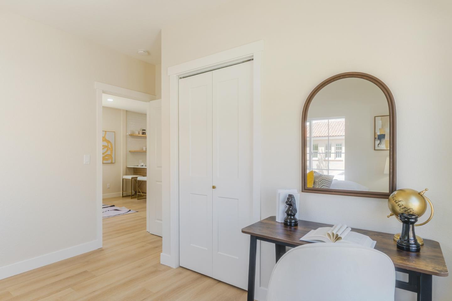 735 Locust Street
