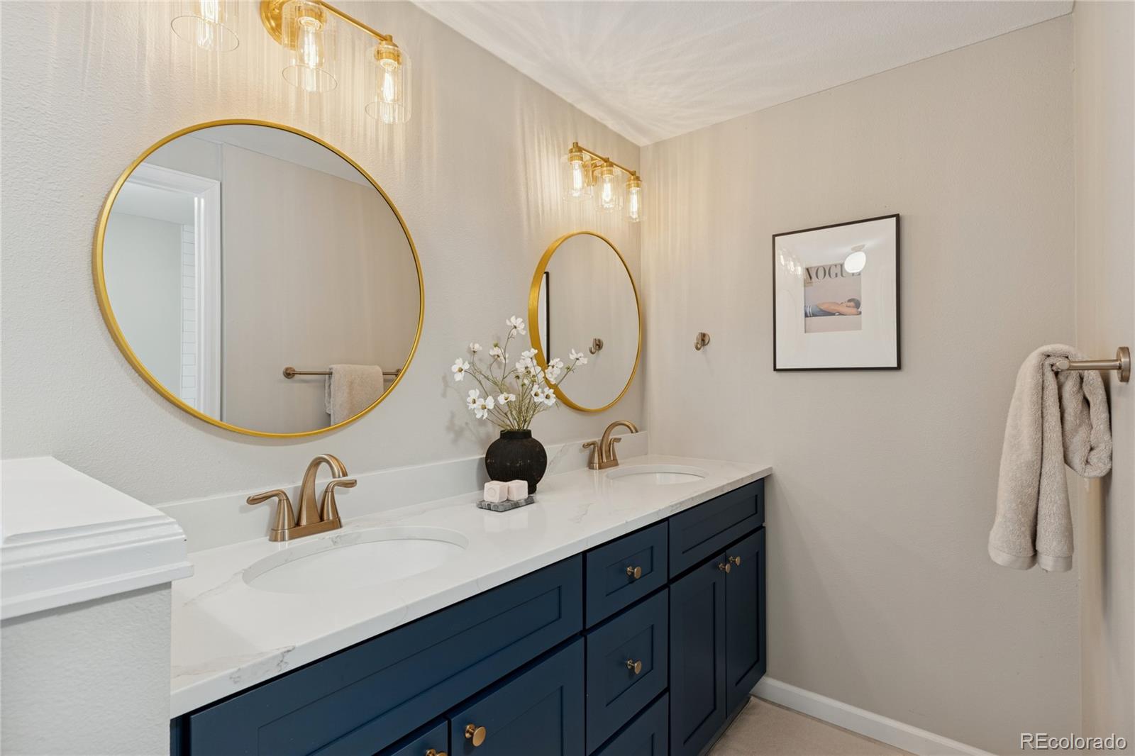 8047 E Phillips Circle