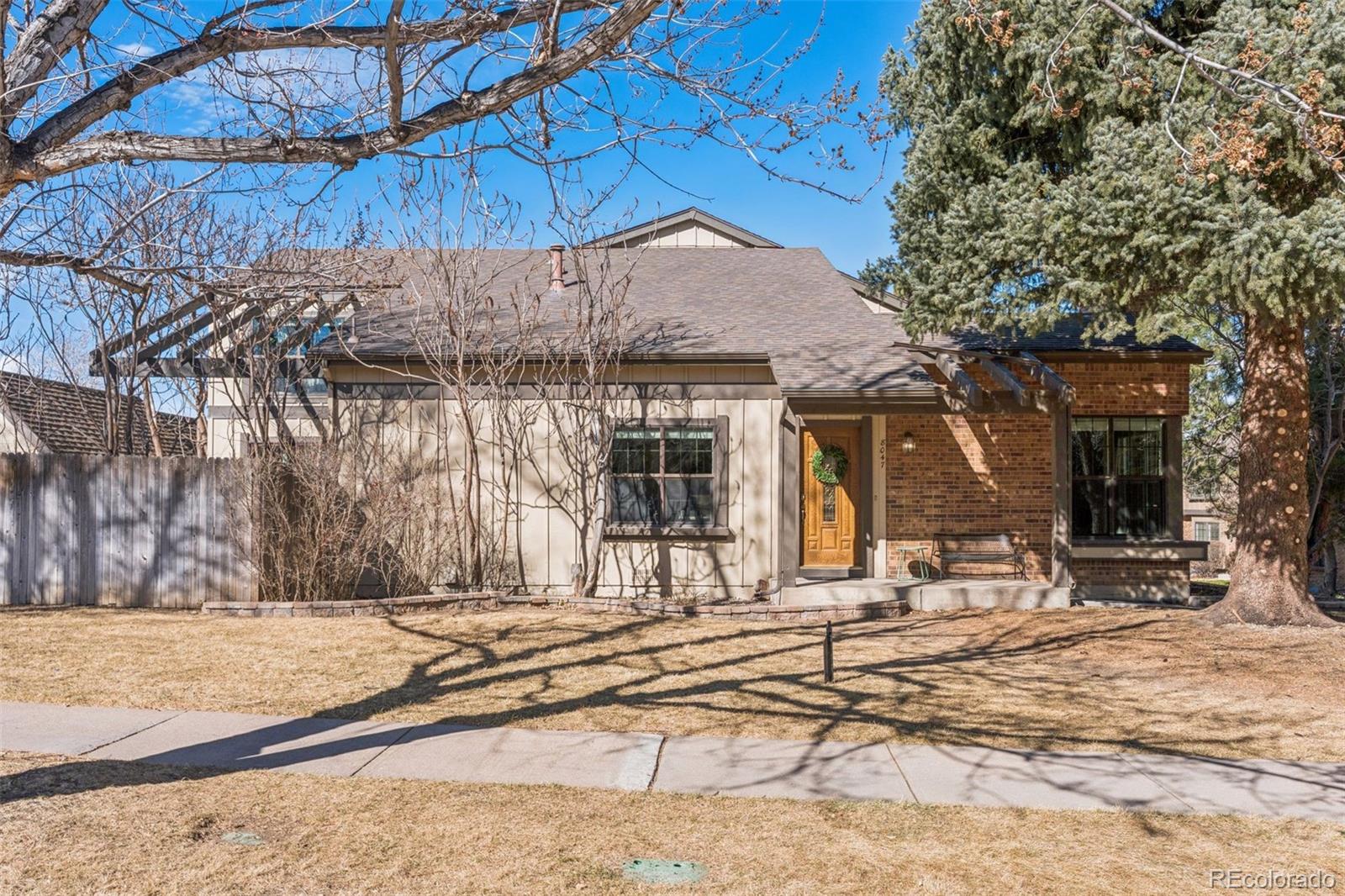 8047 E Phillips Circle