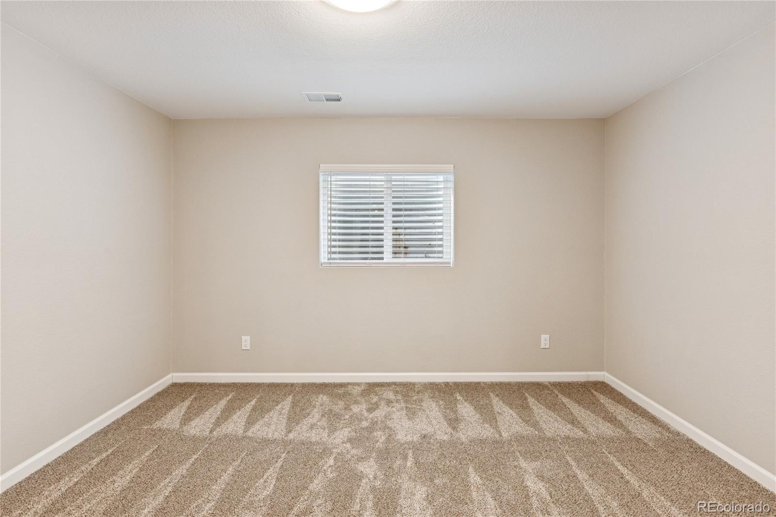 8047 E Phillips Circle