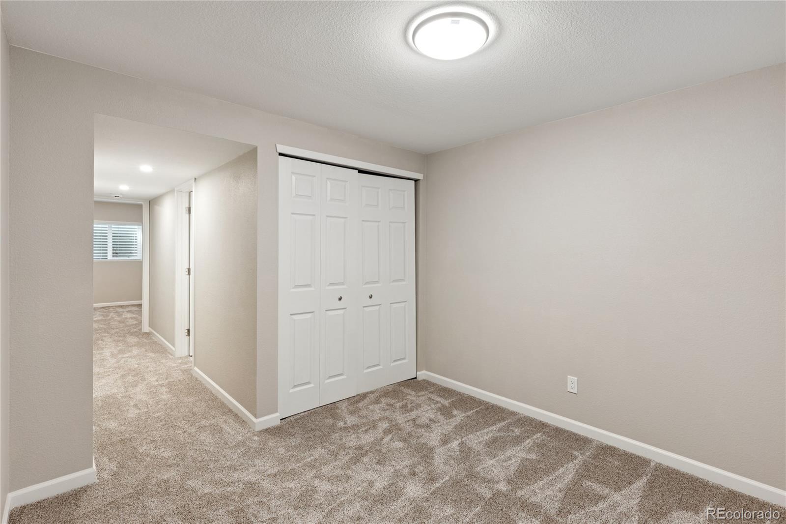 8047 E Phillips Circle